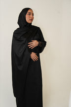 Robe satinée - Finition dentelle